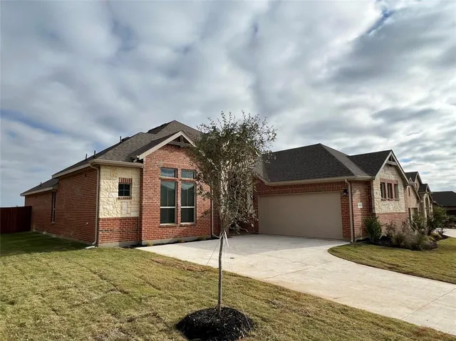 $3,200 | 3611 Walnut Rdg Drive, Midlothian, TX 76065
