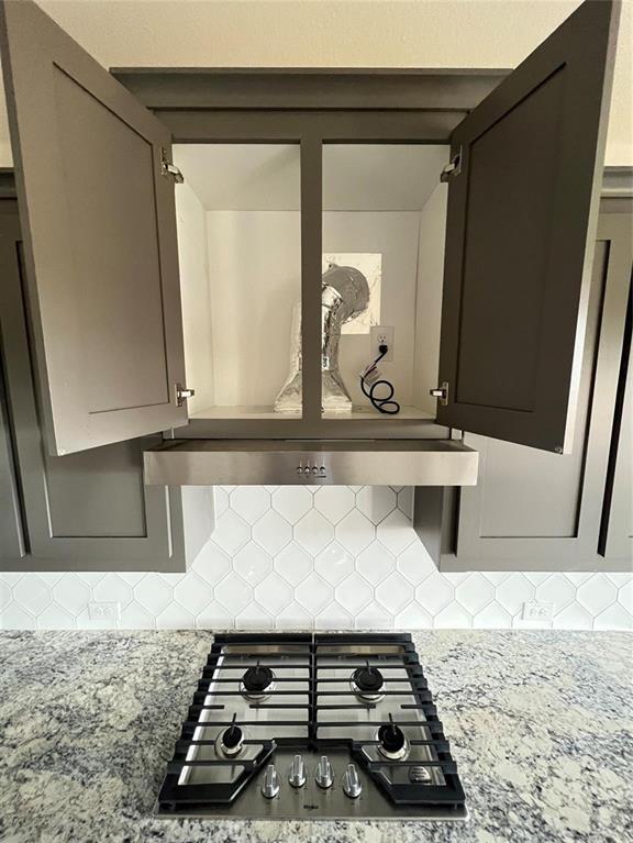 3611 Walnut Rdg Drive Midlothian, TX 76065 - Photo 8 of 29 a close view of a stove a microwave and door in a kitchen