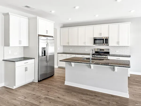 $448,800 | 4926 Goldfinch Drive, Evansville, IN 47725