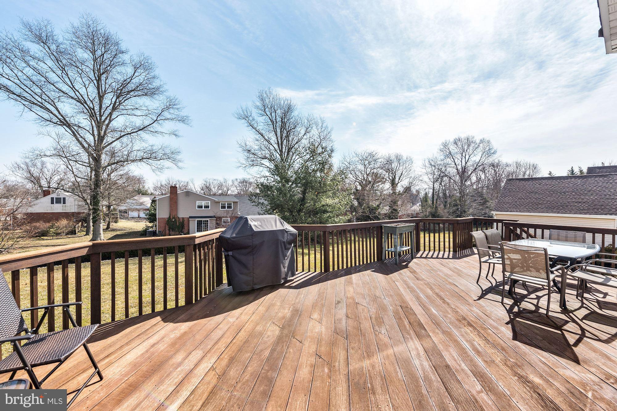 5 Frost Road Cinnaminson, NJ 08077 - Photo 15 of 32 Mahognay Deck