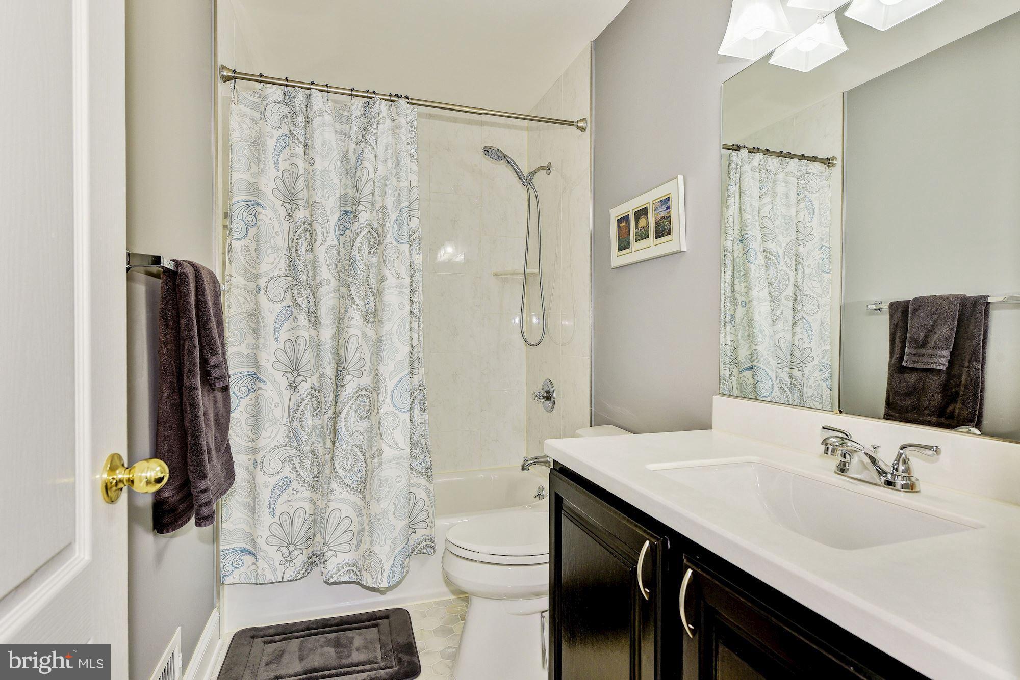 5 Frost Road Cinnaminson, NJ 08077 - Photo 23 of 32 Main Bathroom