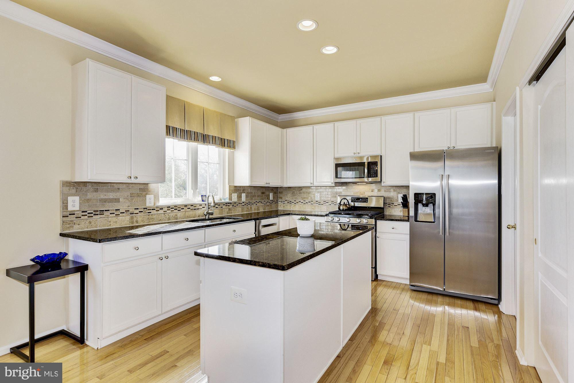 5 Frost Road Cinnaminson, NJ 08077 - Photo 6 of 32 Kitchen, granite counters & stainless steel appl.