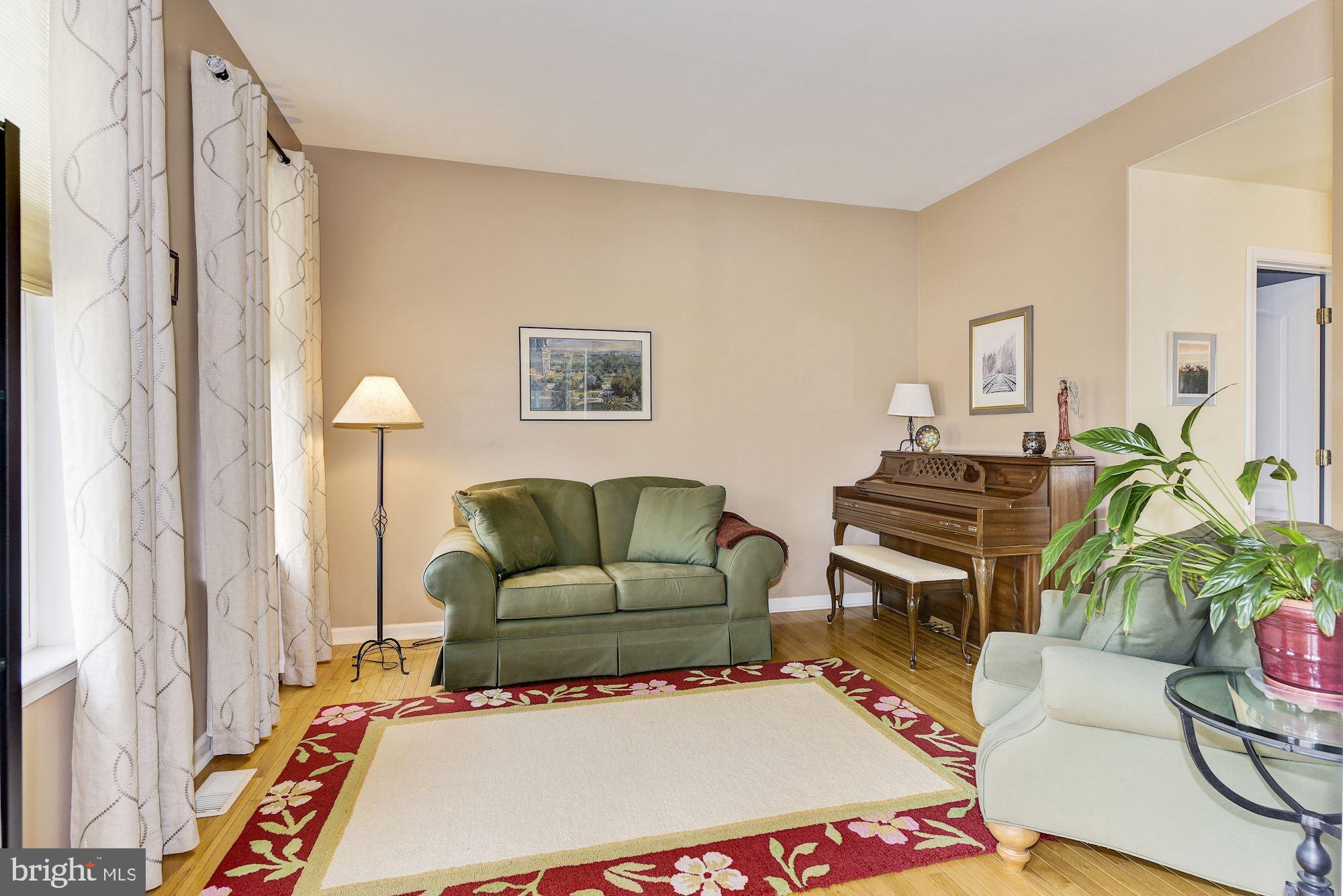 5 Frost Road Cinnaminson, NJ 08077 - Photo 8 of 32 Living Room w hardwood floors