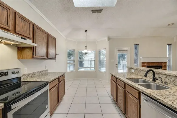 $2,200 | 8113 Heritage Pl Drive, Fort Worth, TX 76137