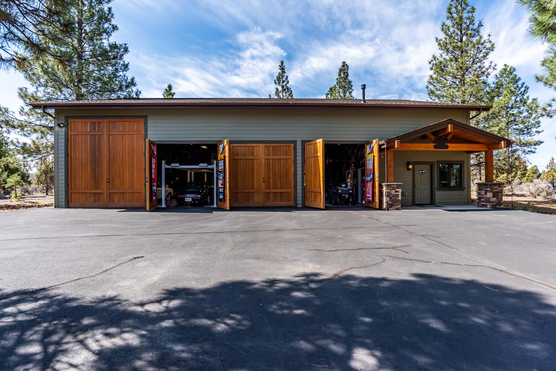 21880 Rickard Road Bend, OR 97702 - Photo 35 of 42 Car Barn with RV Bay