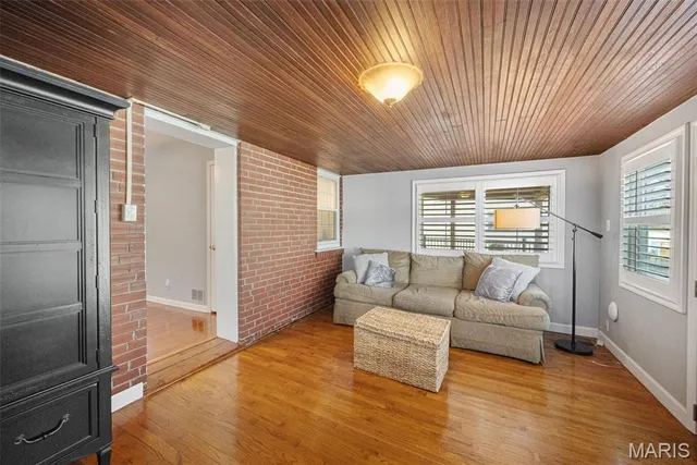 $589,000 | 7809 Kenridge Lane, St. Louis, MO 63119