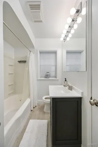 $589,000 | 7809 Kenridge Lane, St. Louis, MO 63119