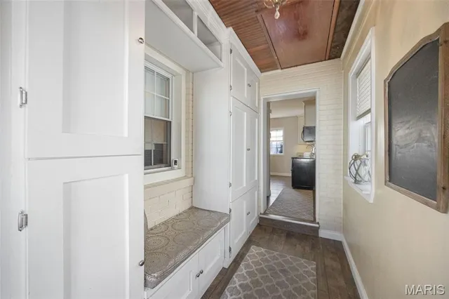 $589,000 | 7809 Kenridge Lane, St. Louis, MO 63119