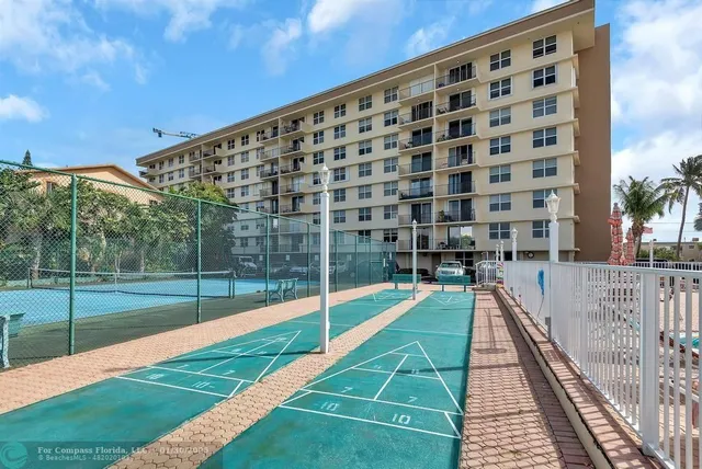 $2,000 | 1009 North Ocean Boulevard, Unit 411, Pompano Beach, FL 33062