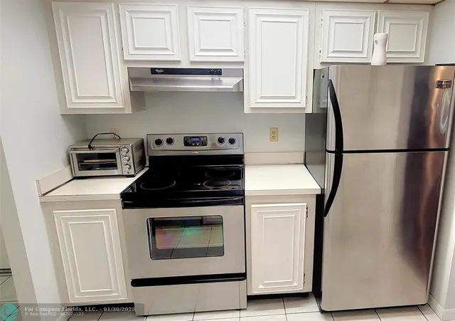 $2,000 | 1009 North Ocean Boulevard, Unit 411, Pompano Beach, FL 33062