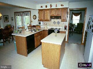 106 Grande Boulevard Sinking Spring, PA 19608 - Photo 2 of 6