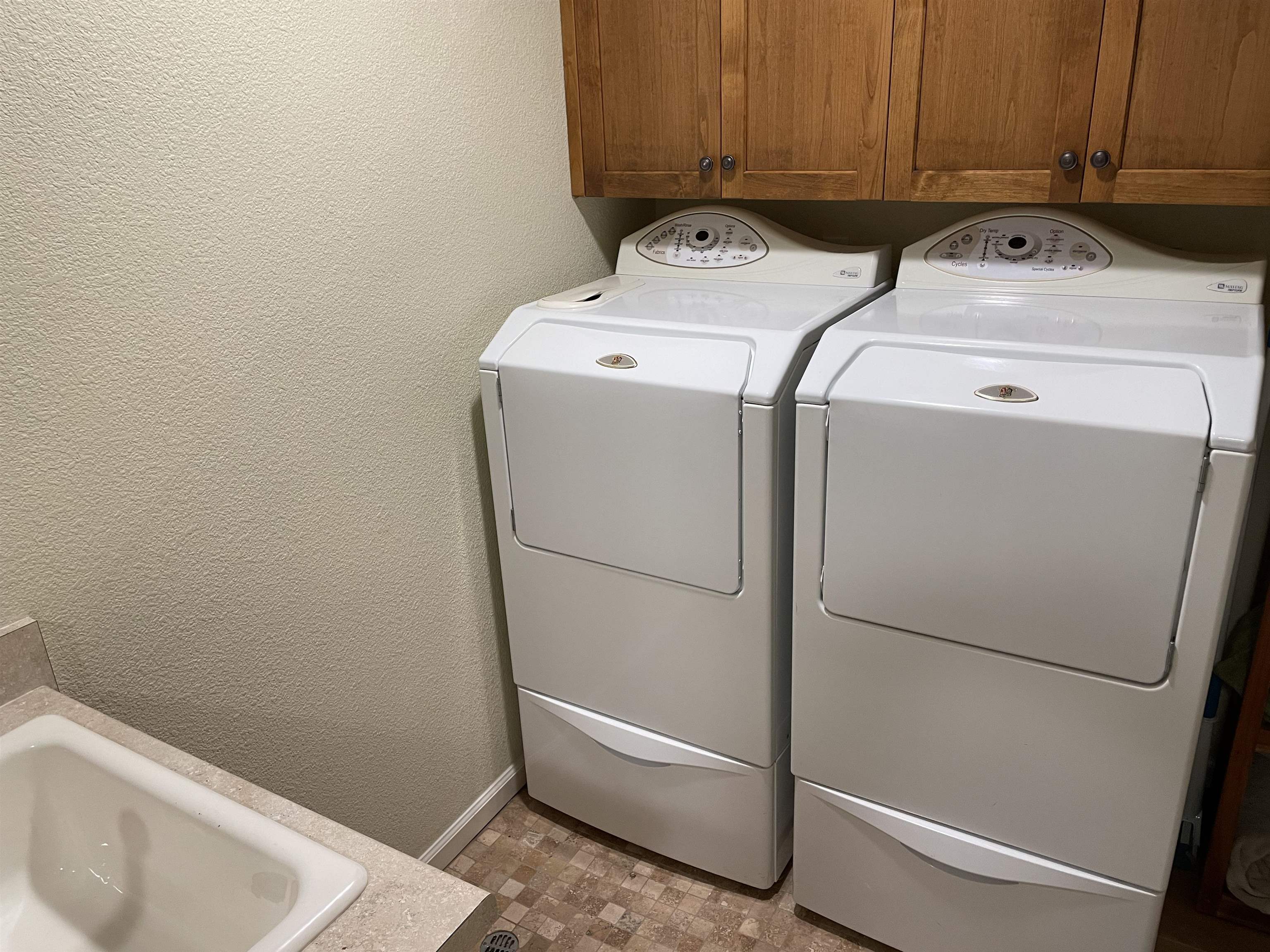 831 Timber Ridge Road Lake Almanor, CA 96137 - Photo 29 of 36 a utility room with dryer and washer