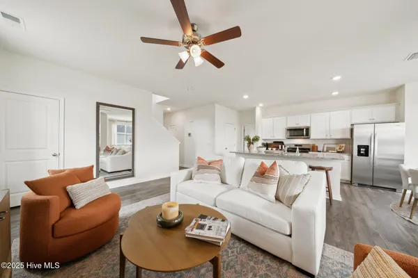 $459,990 | 302 Mizzen Way, Elizabeth City, NC 27909