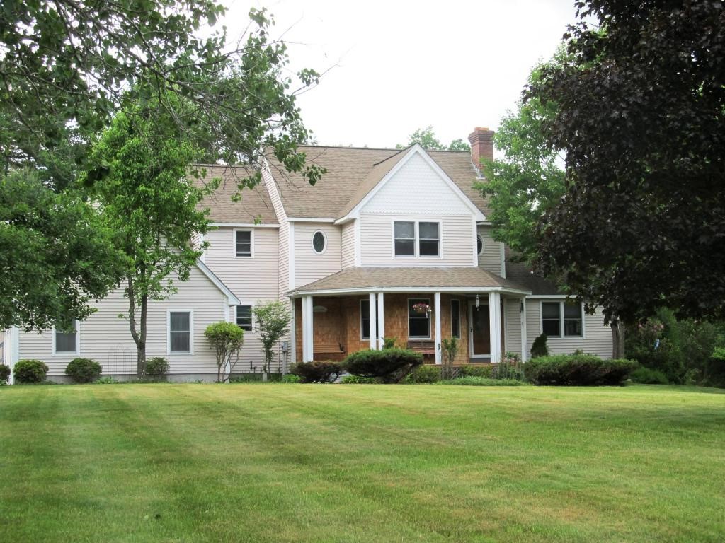 8 Muscatanipus Road Brookline, NH 03033 - Photo 1 of 36