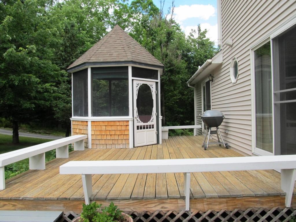 8 Muscatanipus Road Brookline, NH 03033 - Photo 3 of 36