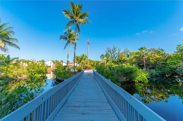 $2,900 | 545 Southeast 12th Street, Unit 305, Dania Beach, FL 33004