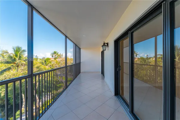 $2,900 | 545 Southeast 12th Street, Unit 305, Dania Beach, FL 33004