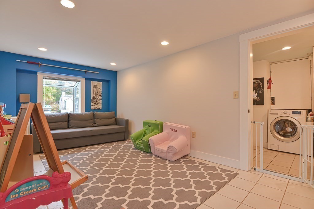 14 Guild Road, Unit 1 Beverly, MA 01915 - Photo 4 of 42 Gallery Image 4