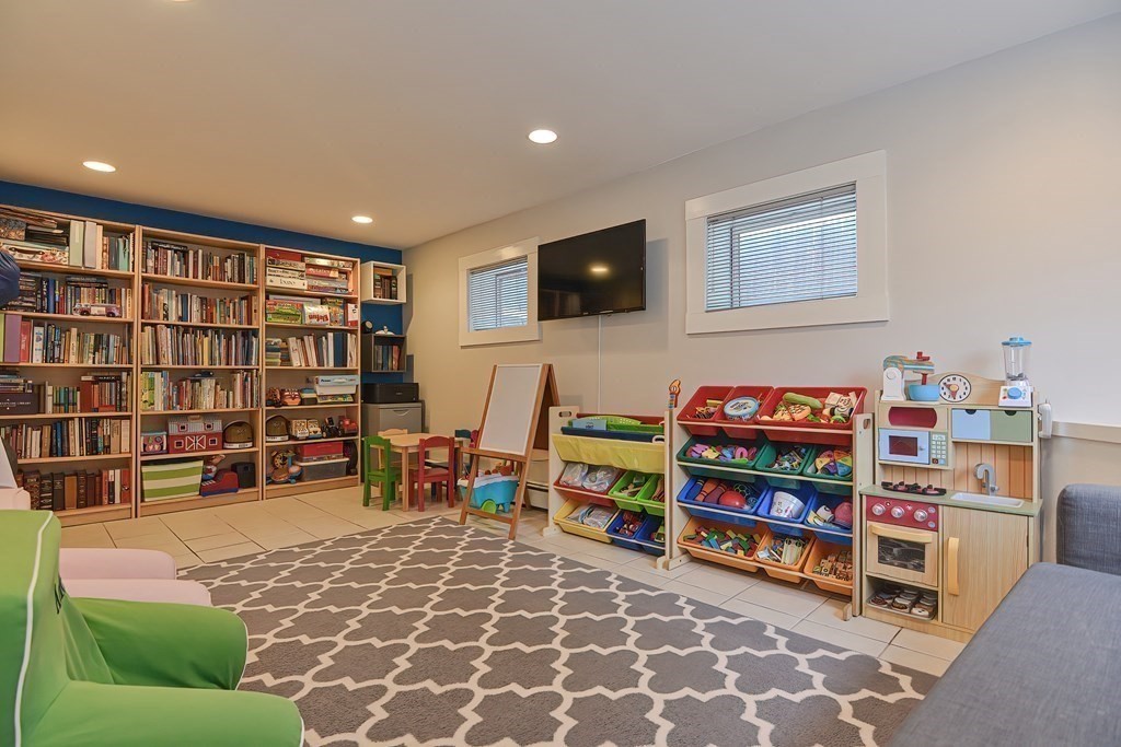 14 Guild Road, Unit 1 Beverly, MA 01915 - Photo 6 of 42 Gallery Image 6
