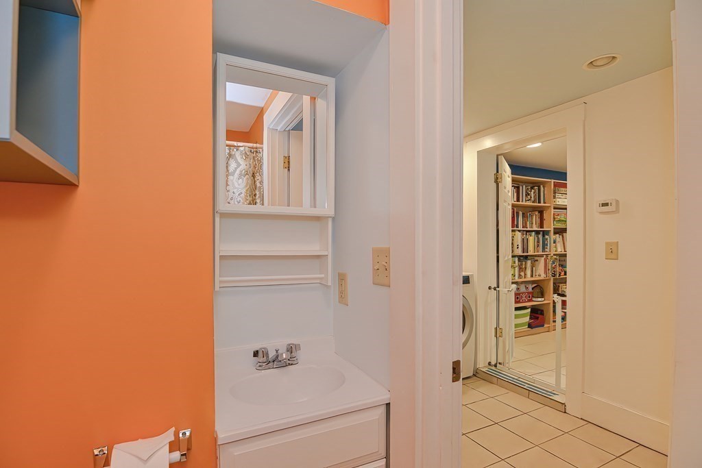 14 Guild Road, Unit 1 Beverly, MA 01915 - Photo 8 of 42 Gallery Image 8