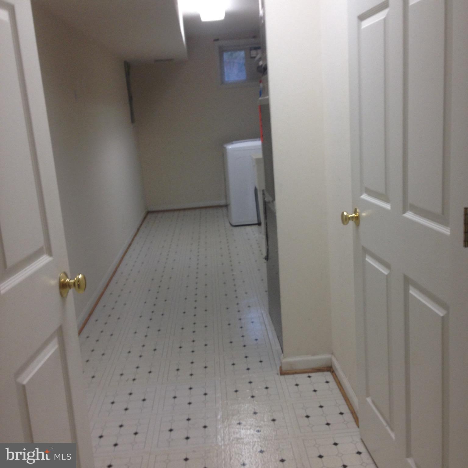 10316 Royal Road Silver Spring, MD 20903 - Photo 21 of 46 a view of bathroom