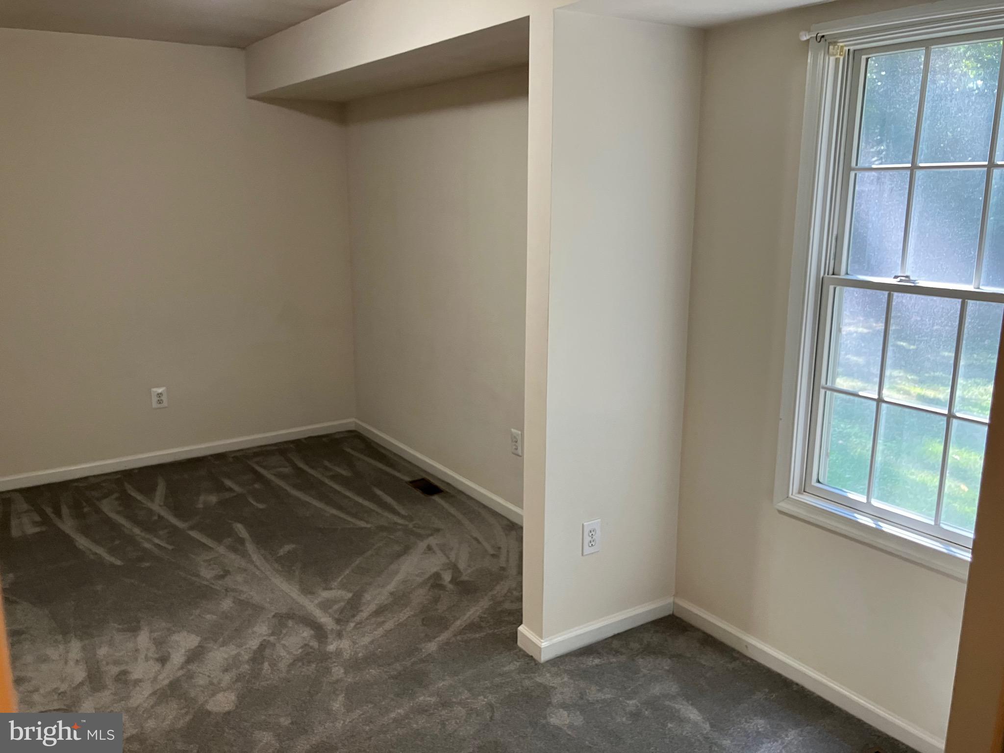 10316 Royal Road Silver Spring, MD 20903 - Photo 41 of 46 a view of a room