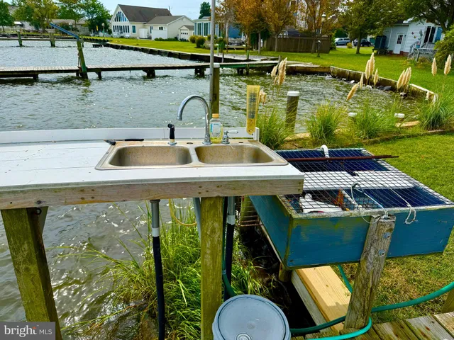 $1,150,000 | 902 Long Point Road, Grasonville, MD 21638