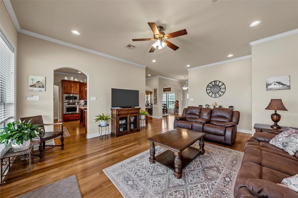 3825 Chappel Hill Road Waco, TX 76705 - Photo 7 of 38