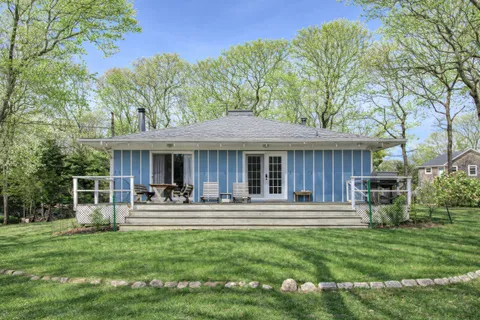 73 Camberly Road, East Hampton, NY 11937