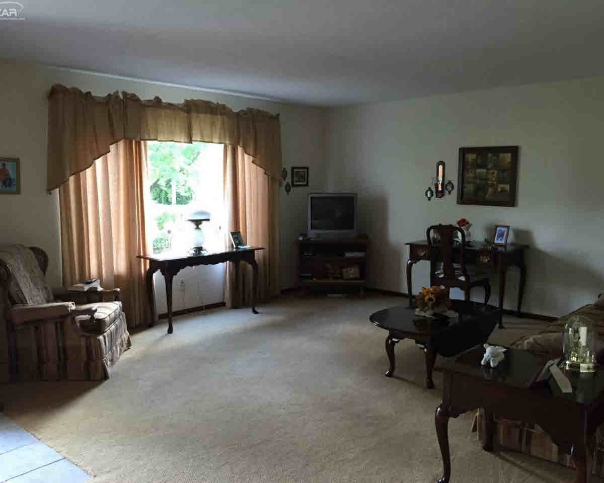 11060 Ray Road Gaines, MI 48436 - Photo 4 of 39 21294467-3.JPG
