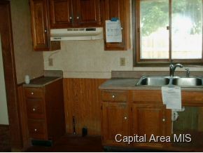 206 Berry Street Gillespie, IL 62033 - Photo 4 of 20 Gallery Image 4
