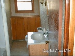206 Berry Street Gillespie, IL 62033 - Photo 6 of 20 Gallery Image 6