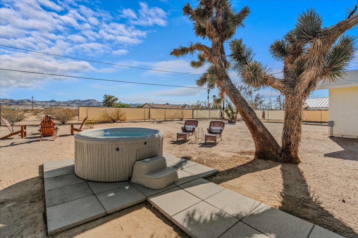 63555 Walpi Drive Joshua Tree, CA 92252 - Photo 20 of 30 a view of a terrace with skyline