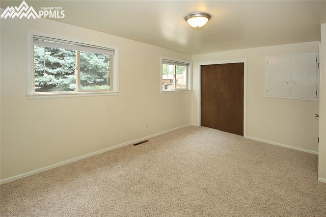 2830 Ridgeglen Square Colorado Springs, CO 80918 - Photo 12 of 25
