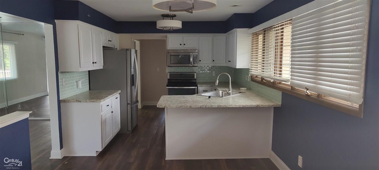 29910 High Valley Road Farmington, MI 48331 - Photo 13 of 34