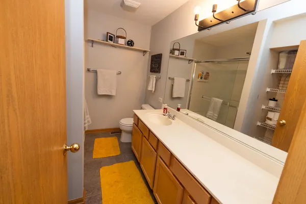 $299,000 | 2375 Cove Court, Elgin, IL 60123