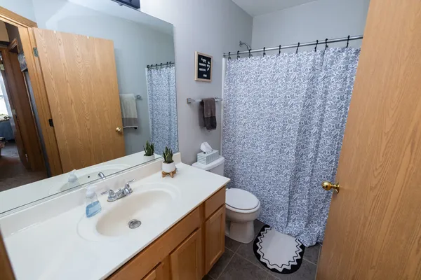 $299,000 | 2375 Cove Court, Elgin, IL 60123