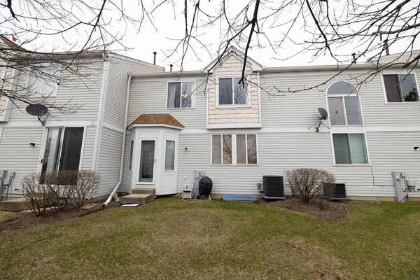 $299,000 | 2375 Cove Court, Elgin, IL 60123