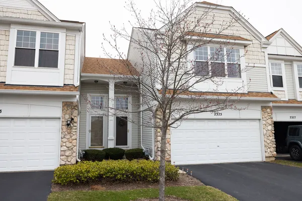 $299,000 | 2375 Cove Court, Elgin, IL 60123