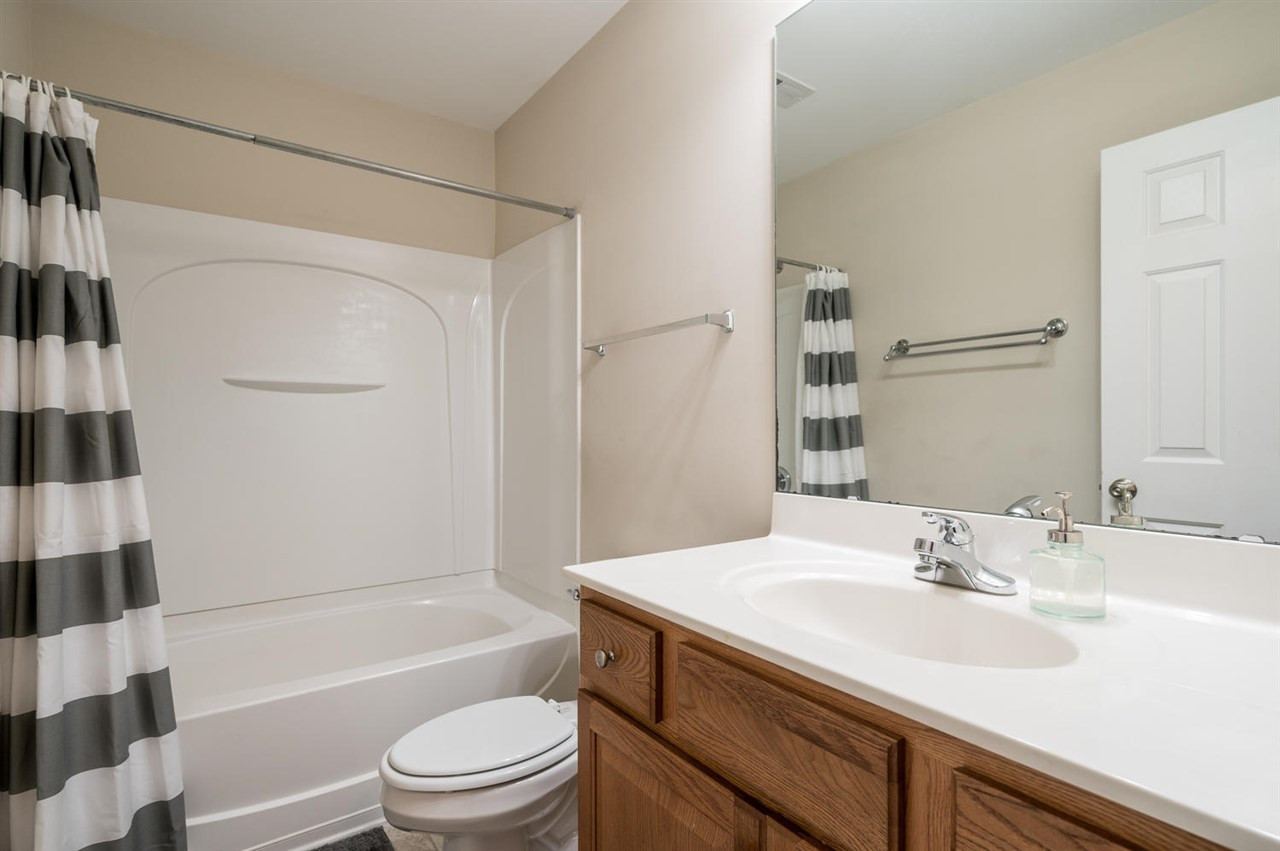 2309 St Paul's Square Raleigh, NC 27614 - Photo 19 of 30 Second Full Bathroom