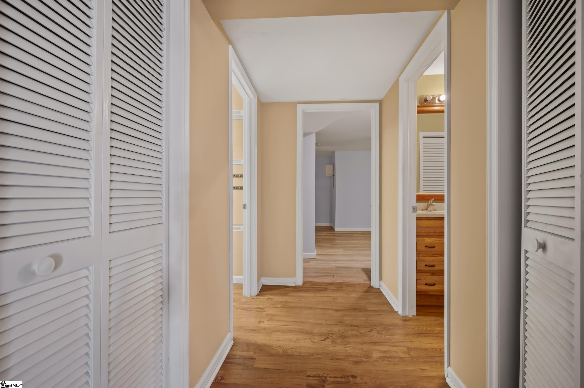 77 Chestnut Street, Unit OAK 301 Tryon, NC 28782 - Photo 32 of 39