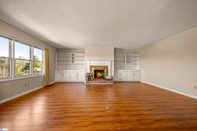 $375,000 | 77 Chestnut Street, Unit OAK 301, Tryon, NC 28782