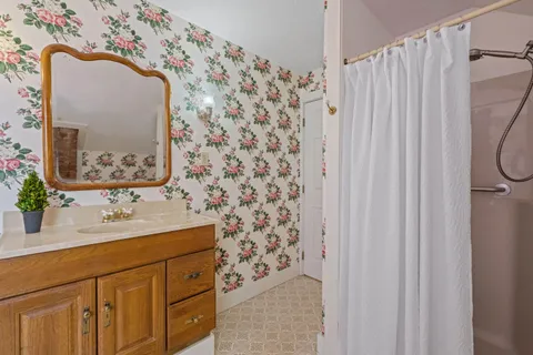 $895,000 | 11 Highland Street, Meredith, NH 03253
