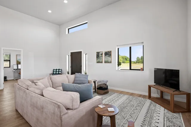 $629,000 | 21608 South Mill Road, Spangle, WA 99031