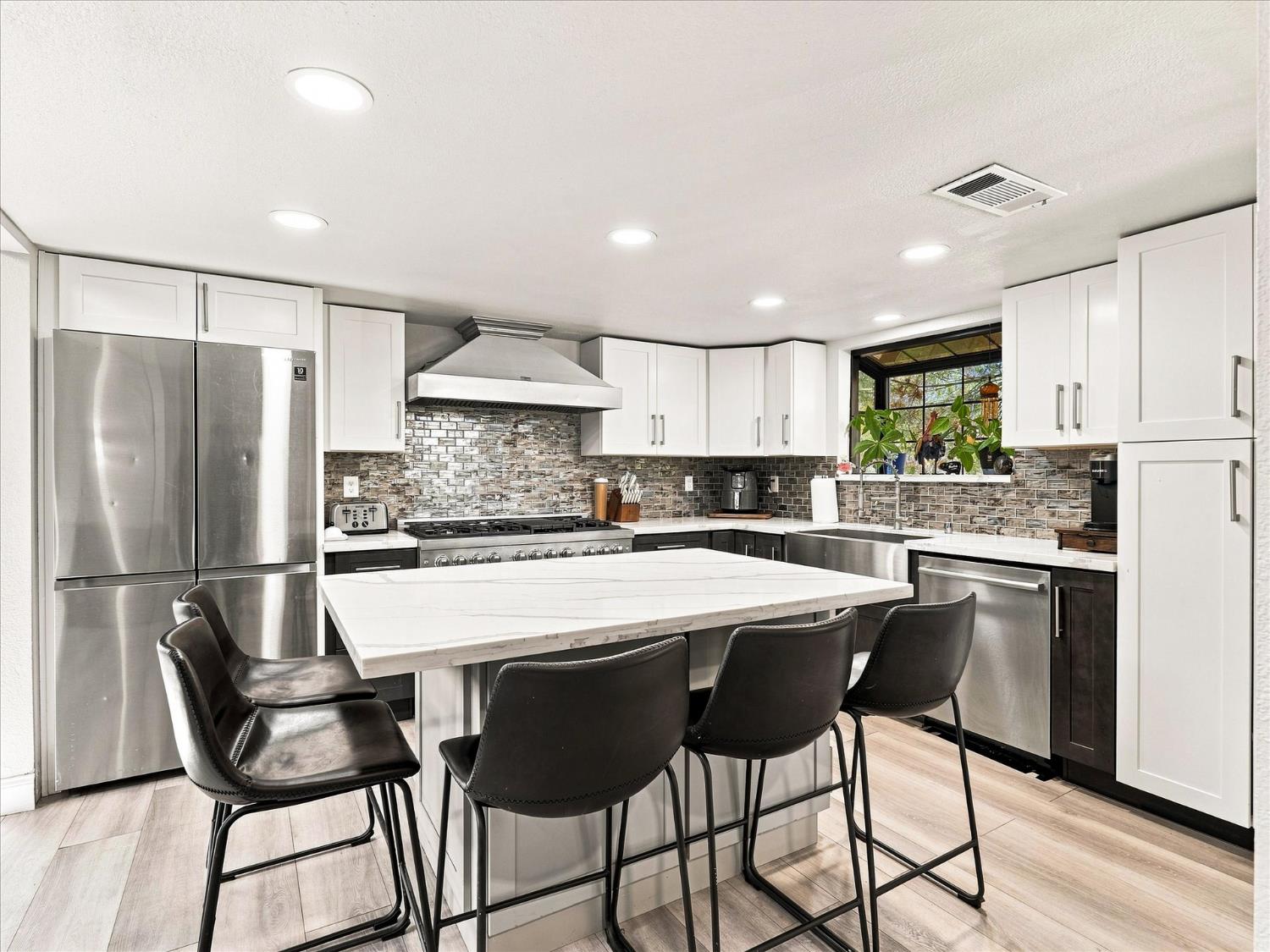 40593 Saddleback Road Bass Lake, CA 93604 - Photo 13 of 46 Gallery Image 13