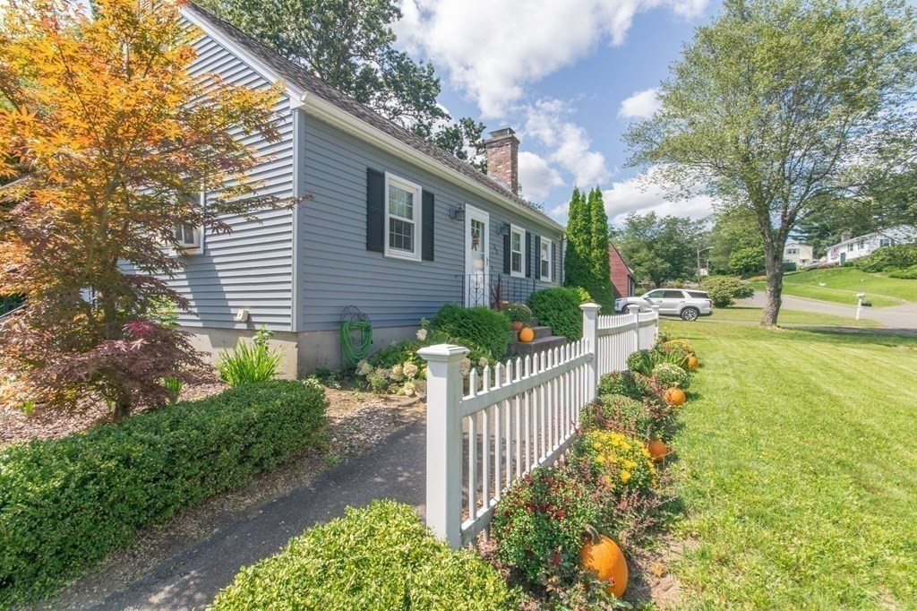 53 Old Farm Road Westfield, MA 01085 - Photo 4 of 37 Gallery Image 4