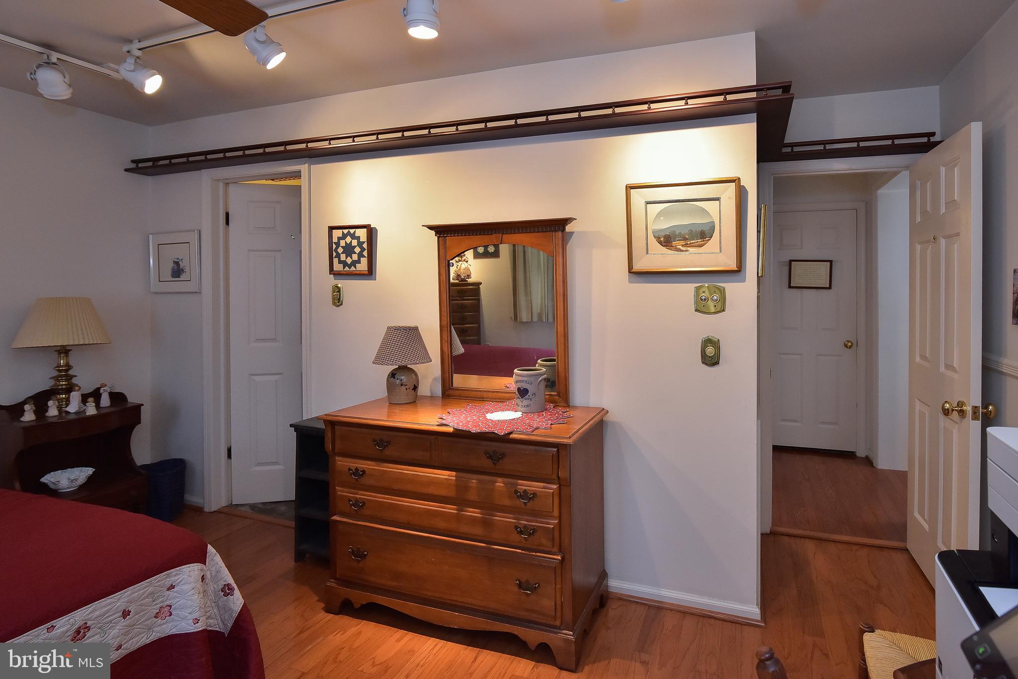 49 Haddonfield Cmns Haddonfield, NJ 08033 - Photo 34 of 96 Gallery Image 34
