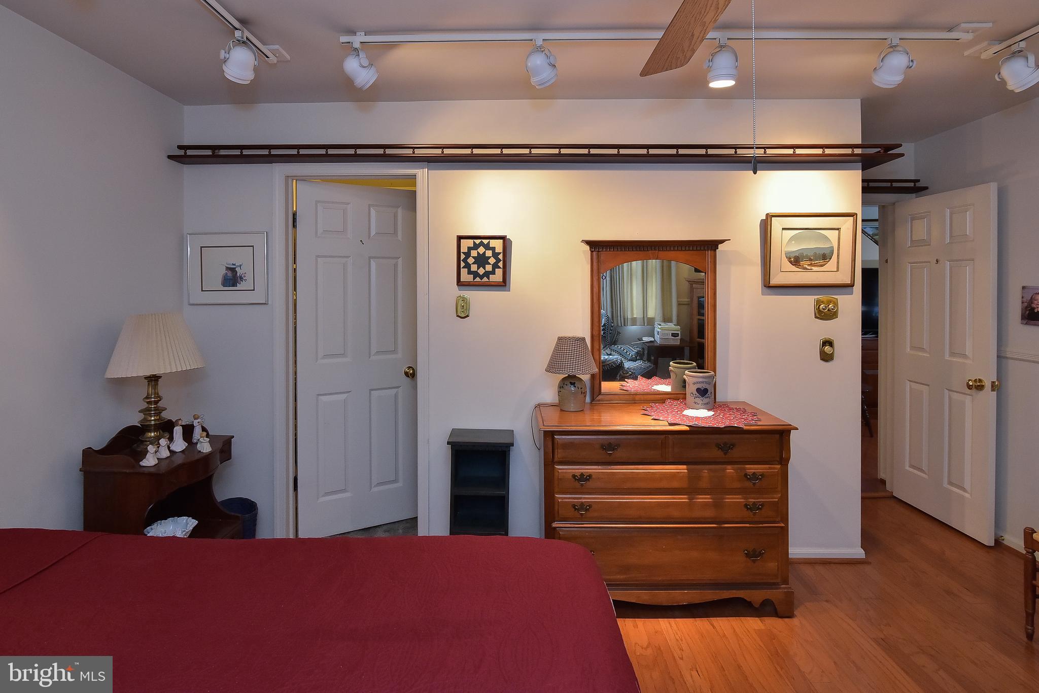 49 Haddonfield Cmns Haddonfield, NJ 08033 - Photo 35 of 96 Gallery Image 35