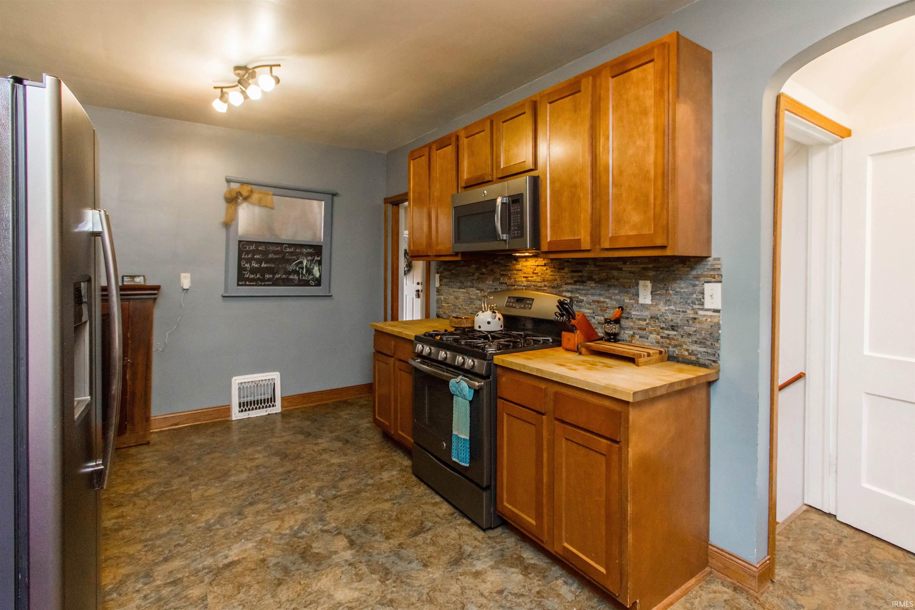 1404 South Red Bank Road Evansville, IN 47712 - Photo 11 of 36 Gallery Image 11