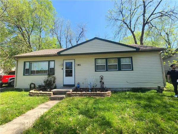 $119,995 | 705 North 81st Terrace, Kansas City, KS 66112